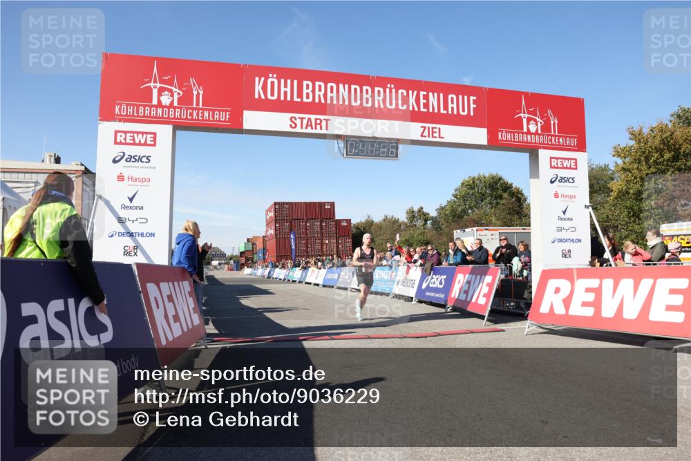 03.10.2025 - Köhlbrandbrückenlauf Lena Gebhardt http://msf.ph/oto/9036229 03.10.2025 12:44:56 Ziel 6610 meine-sportfotos.de