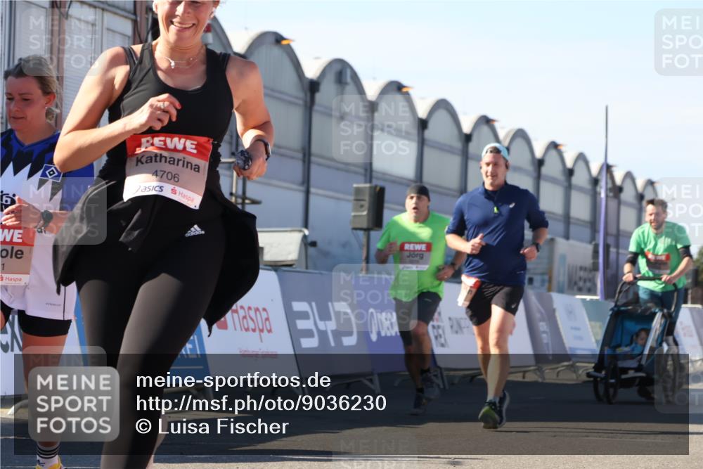 03.10.2025 - Köhlbrandbrückenlauf Luisa Fischer http://msf.ph/oto/9036230 03.10.2025 13:22:13 Ziel 4239, 4706, 4934, 5072, 5180, 5235, 5720, 5776, 6173, 6237, 6416, 6531, 6729 meine-sportfotos.de