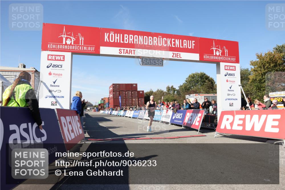 03.10.2025 - Köhlbrandbrückenlauf Lena Gebhardt http://msf.ph/oto/9036233 03.10.2025 12:44:56 Ziel 6610 meine-sportfotos.de