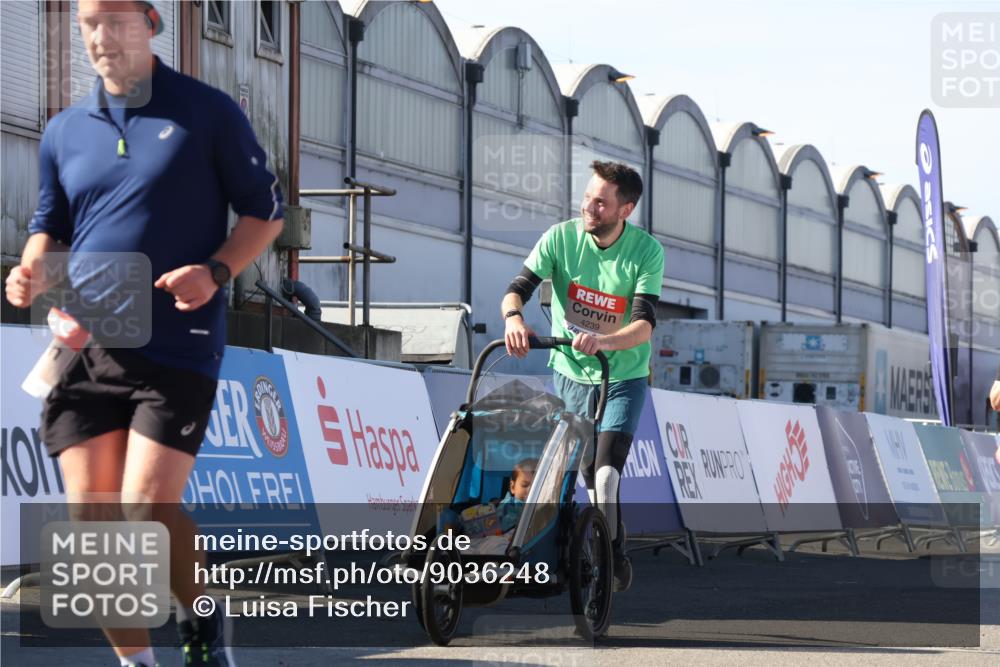 03.10.2025 - Köhlbrandbrückenlauf Luisa Fischer http://msf.ph/oto/9036248 03.10.2025 13:22:16 Ziel 4239, 4706, 4934, 5072, 5180, 5235, 5400, 5401, 5720, 6173, 6416, 6531 meine-sportfotos.de