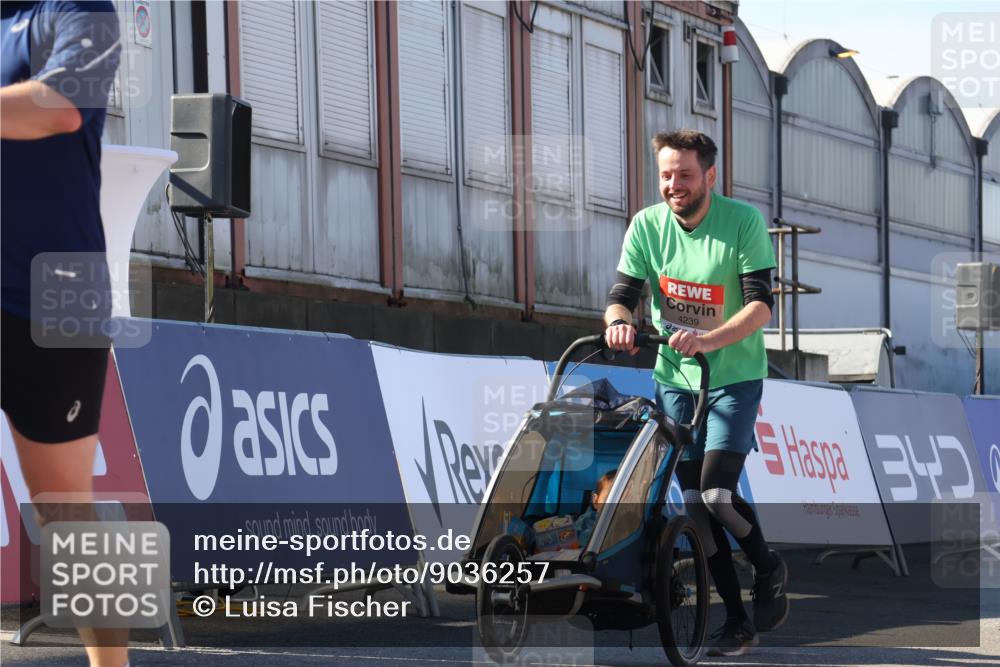 03.10.2025 - Köhlbrandbrückenlauf Luisa Fischer http://msf.ph/oto/9036257 03.10.2025 13:22:17 Ziel 4239, 4706, 4934, 5072, 5180, 5235, 5400, 5401, 5720, 5851, 5929, 6173, 6416, 6531 meine-sportfotos.de