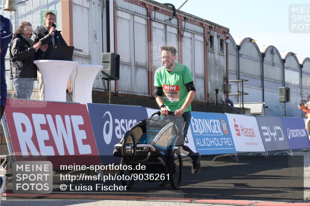 03.10.2025 - Köhlbrandbrückenlauf Luisa Fischer http://msf.ph/oto/9036261 03.10.2025 13:22:18 Ziel 4239, 4706, 4934, 5072, 5235, 5400, 5401, 5720, 5851, 5929, 6173, 6188, 6416, 6531 meine-sportfotos.de