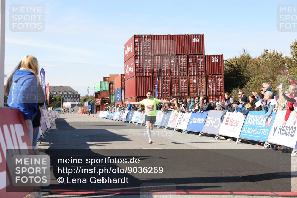 03.10.2025 - Köhlbrandbrückenlauf Lena Gebhardt http://msf.ph/oto/9036269 03.10.2025 12:45:20 Ziel 6280 meine-sportfotos.de