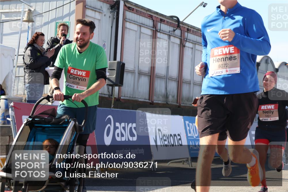 03.10.2025 - Köhlbrandbrückenlauf Luisa Fischer http://msf.ph/oto/9036271 03.10.2025 13:22:19 Ziel 4239, 4706, 4934, 5072, 5235, 5272, 5400, 5401, 5720, 5851, 5929, 6173, 6188, 6416, 6531 meine-sportfotos.de