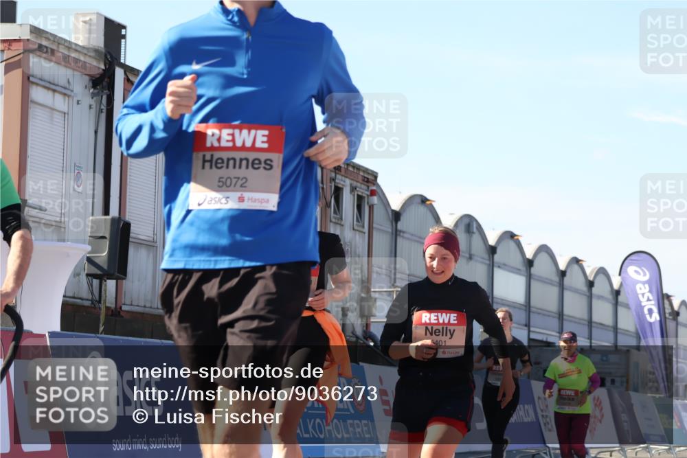 03.10.2025 - Köhlbrandbrückenlauf Luisa Fischer http://msf.ph/oto/9036273 03.10.2025 13:22:19 Ziel 4239, 4706, 4934, 5072, 5235, 5272, 5400, 5401, 5720, 5851, 5929, 6173, 6188, 6416, 6531 meine-sportfotos.de