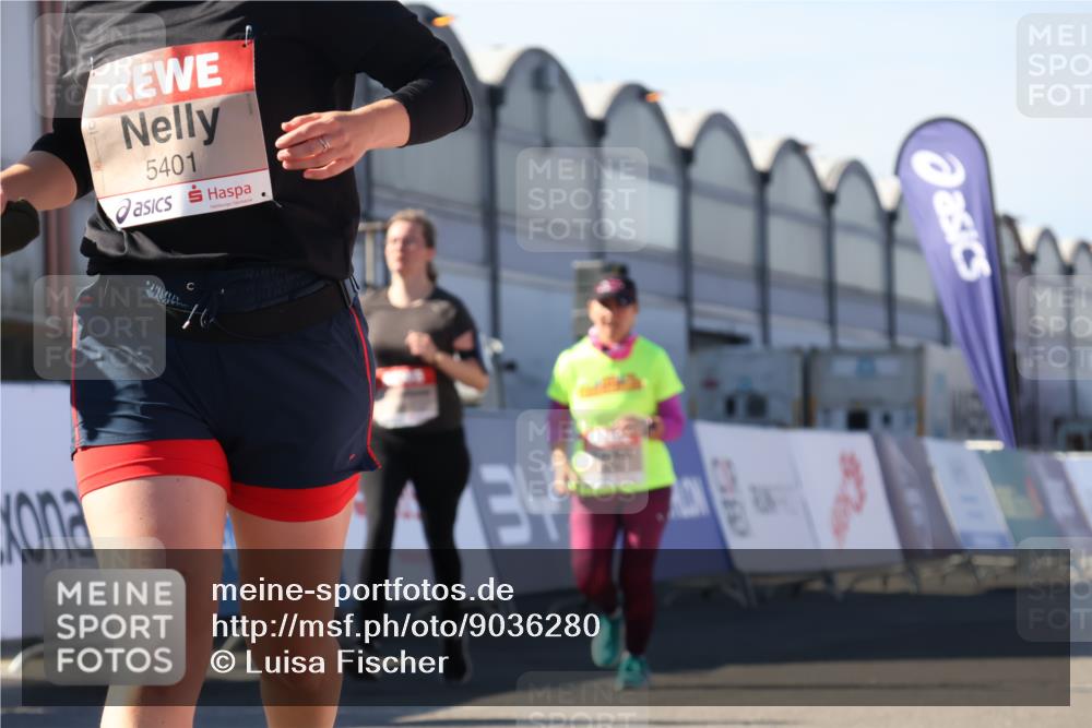 03.10.2025 - Köhlbrandbrückenlauf Luisa Fischer http://msf.ph/oto/9036280 03.10.2025 13:22:20 Ziel 4239, 4706, 4934, 5072, 5235, 5272, 5400, 5401, 5720, 5851, 5929, 6188, 6531 meine-sportfotos.de