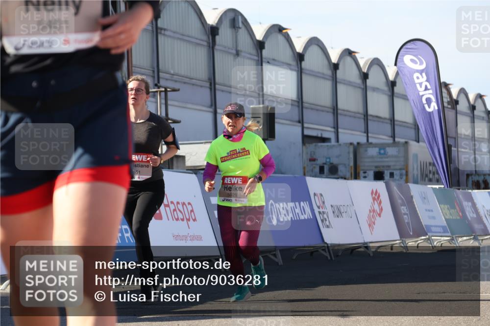 03.10.2025 - Köhlbrandbrückenlauf Luisa Fischer http://msf.ph/oto/9036281 03.10.2025 13:22:21 Ziel 4239, 4706, 5072, 5235, 5272, 5400, 5401, 5720, 5851, 5929, 6188, 6531 meine-sportfotos.de