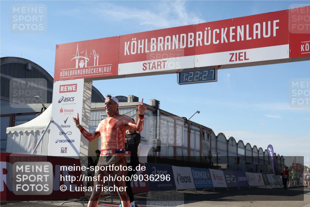 03.10.2025 - Köhlbrandbrückenlauf Luisa Fischer http://msf.ph/oto/9036296 03.10.2025 13:22:26 Ziel 4239, 5072, 5214, 5235, 5272, 5400, 5401, 5720, 5839, 5851, 5929, 6188 meine-sportfotos.de