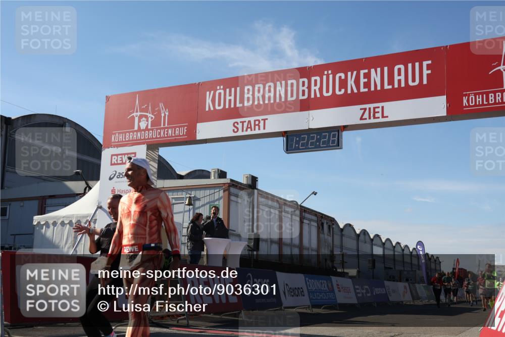 03.10.2025 - Köhlbrandbrückenlauf Luisa Fischer http://msf.ph/oto/9036301 03.10.2025 13:22:27 Ziel 4239, 5072, 5214, 5272, 5400, 5401, 5720, 5839, 5851, 5929, 6188, 6733 meine-sportfotos.de