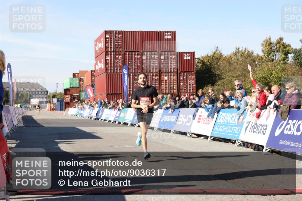 03.10.2025 - Köhlbrandbrückenlauf Lena Gebhardt http://msf.ph/oto/9036317 03.10.2025 12:45:50 Ziel 4010 meine-sportfotos.de