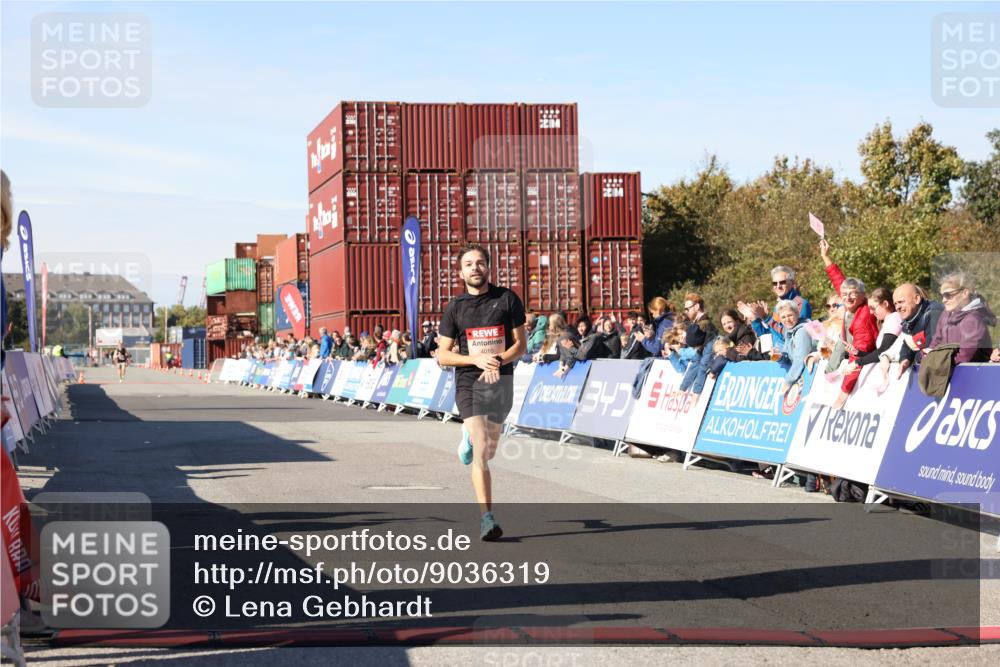 03.10.2025 - Köhlbrandbrückenlauf Lena Gebhardt http://msf.ph/oto/9036319 03.10.2025 12:45:50 Ziel 4010 meine-sportfotos.de