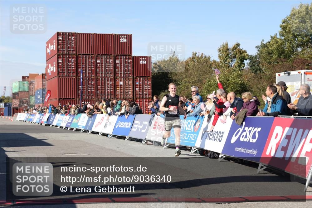 03.10.2025 - Köhlbrandbrückenlauf Lena Gebhardt http://msf.ph/oto/9036340 03.10.2025 12:46:06 Ziel 4004 meine-sportfotos.de