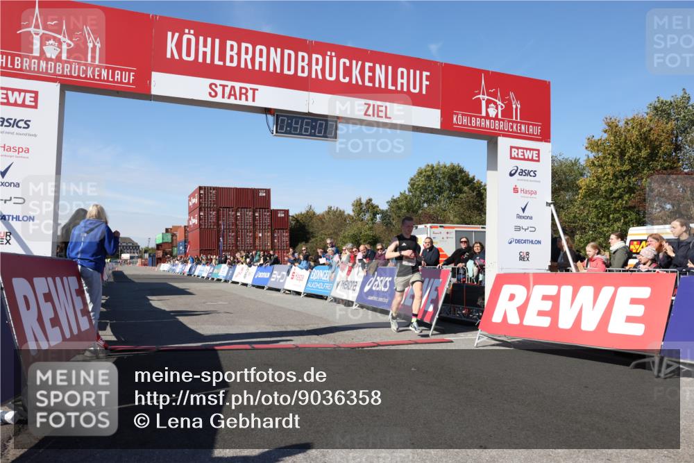 03.10.2025 - Köhlbrandbrückenlauf Lena Gebhardt http://msf.ph/oto/9036358 03.10.2025 12:46:07 Ziel 4004 meine-sportfotos.de