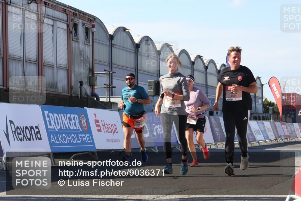 03.10.2025 - Köhlbrandbrückenlauf Luisa Fischer http://msf.ph/oto/9036371 03.10.2025 13:22:49 Ziel 4602, 4603, 5046, 5167, 5675, 5924, 5925, 6107, 6261 meine-sportfotos.de