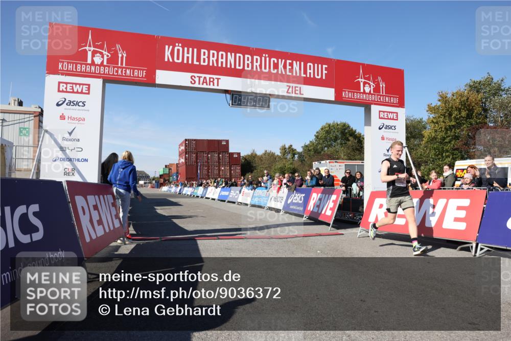 03.10.2025 - Köhlbrandbrückenlauf Lena Gebhardt http://msf.ph/oto/9036372 03.10.2025 12:46:08 Ziel 4004 meine-sportfotos.de