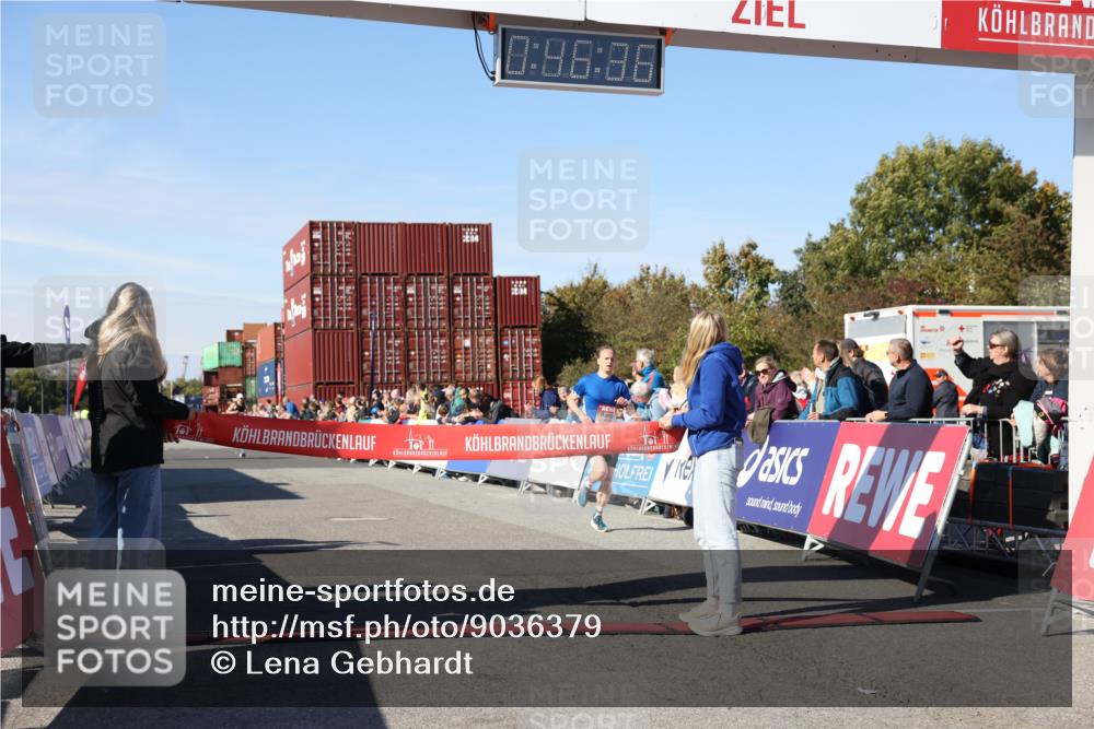 03.10.2025 - Köhlbrandbrückenlauf Lena Gebhardt http://msf.ph/oto/9036379 03.10.2025 12:46:37 Ziel 4027, 4033 meine-sportfotos.de