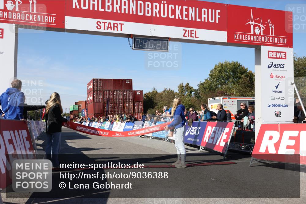 03.10.2025 - Köhlbrandbrückenlauf Lena Gebhardt http://msf.ph/oto/9036388 03.10.2025 12:46:37 Ziel 4027, 4033 meine-sportfotos.de