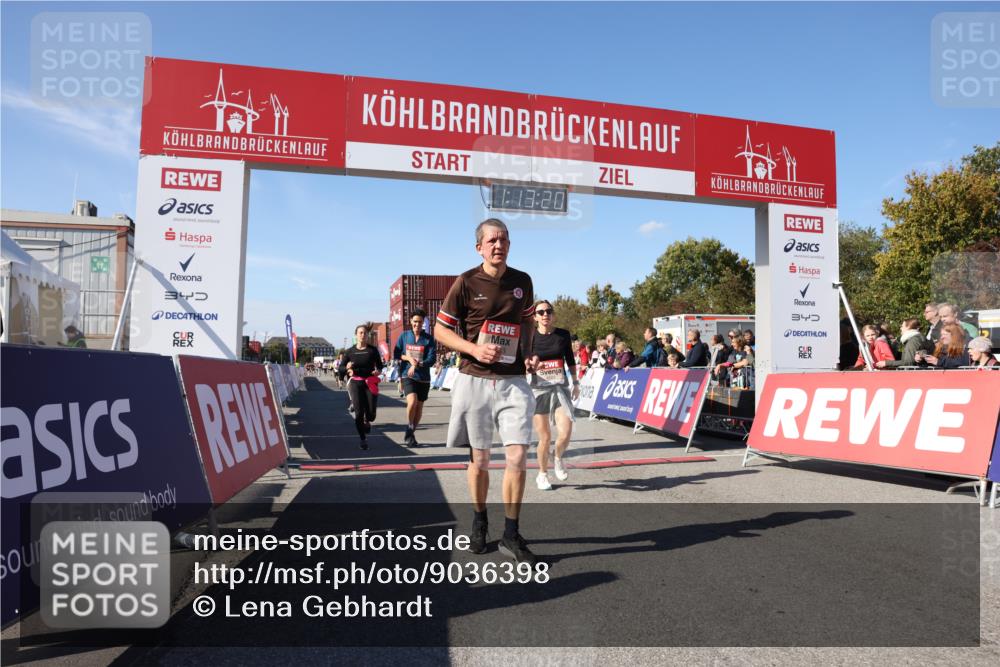 03.10.2025 - Köhlbrandbrückenlauf Lena Gebhardt http://msf.ph/oto/9036398 03.10.2025 13:13:21 Ziel 4191, 4223, 4373, 4383, 4463, 4513, 4583, 4853, 5025, 5034, 5204, 5261, 5358, 5678, 5852, 6725, 6788, 6789, 6818 meine-sportfotos.de