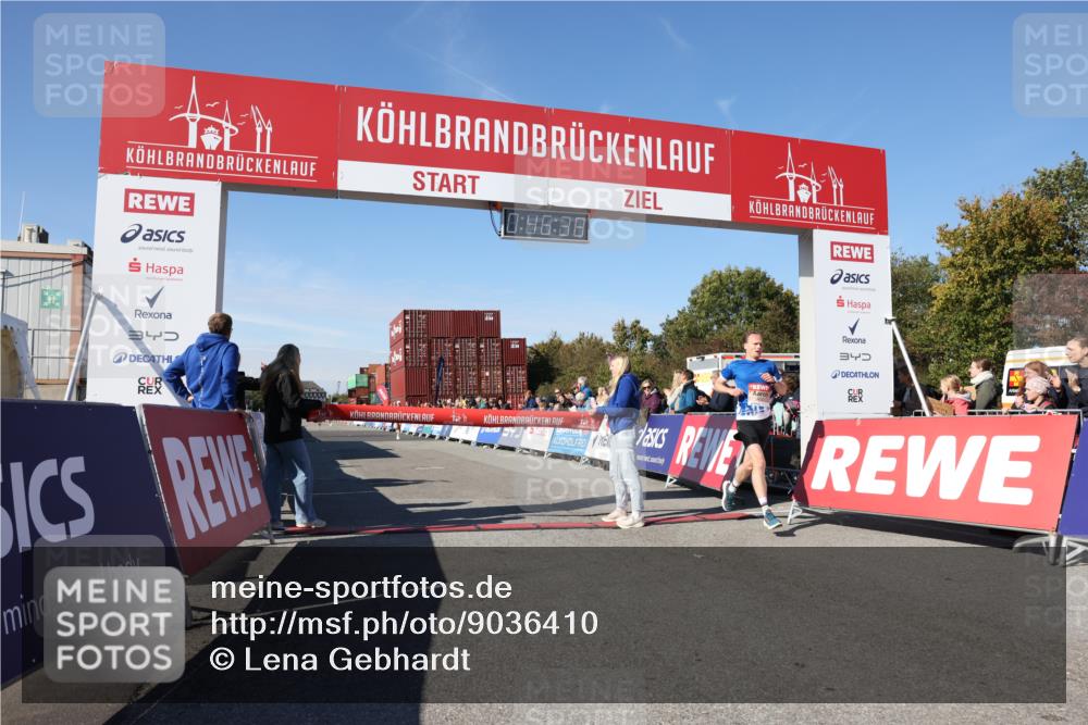 03.10.2025 - Köhlbrandbrückenlauf Lena Gebhardt http://msf.ph/oto/9036410 03.10.2025 12:46:38 Ziel 4027, 4033 meine-sportfotos.de