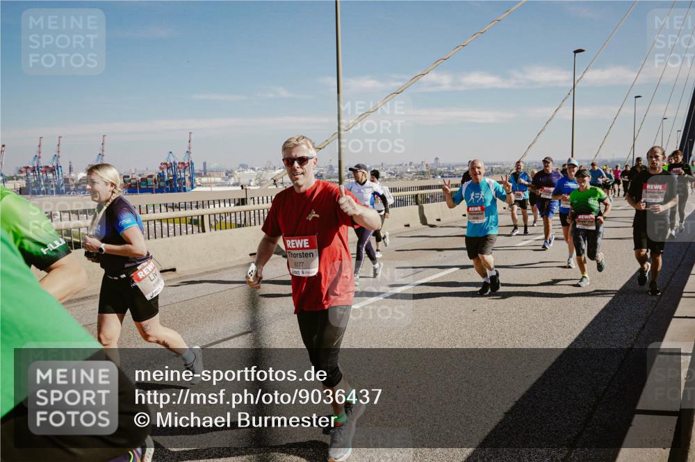 03.10.2025 - Köhlbrandbrückenlauf Michael Burmester http://msf.ph/oto/9036437 03.10.2025 12:29:12 Position 1 6564, 6177, 1 meine-sportfotos.de