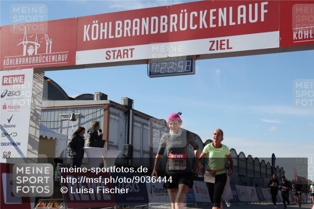03.10.2025 - Köhlbrandbrückenlauf Luisa Fischer http://msf.ph/oto/9036444 03.10.2025 13:22:57 Ziel 4602, 4603, 5046, 5189, 5812, 5924, 5925, 6027 meine-sportfotos.de