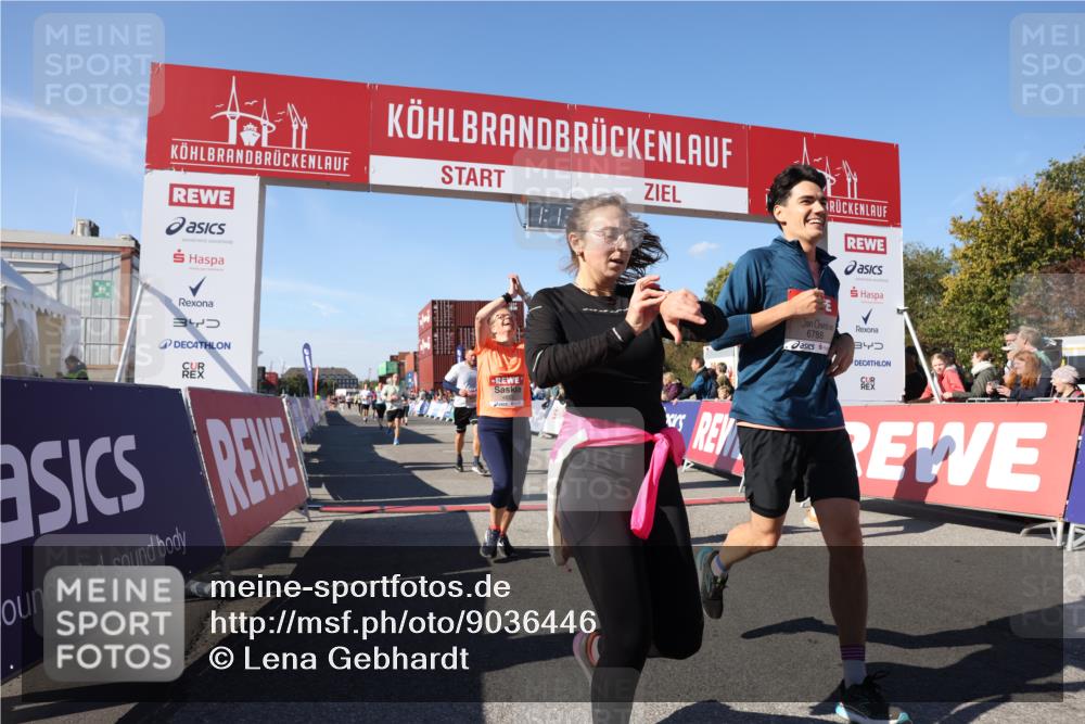 03.10.2025 - Köhlbrandbrückenlauf Lena Gebhardt http://msf.ph/oto/9036446 03.10.2025 13:13:23 Ziel 4191, 4223, 4324, 4373, 4383, 4448, 4463, 4513, 4583, 4853, 5025, 5034, 5204, 5261, 5358, 5852, 6788, 6789, 6818 meine-sportfotos.de