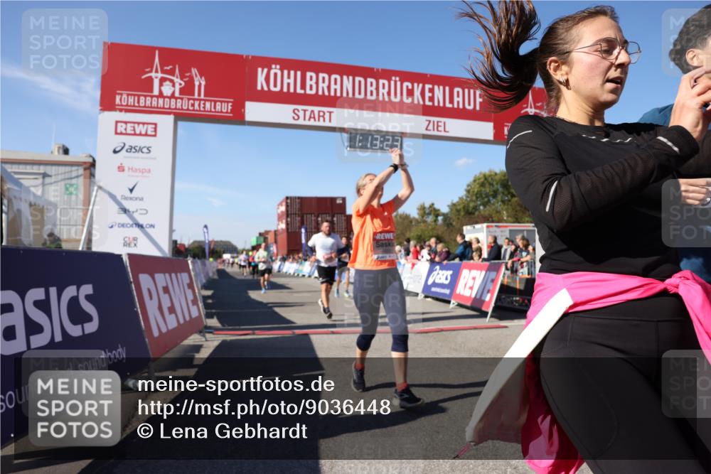 03.10.2025 - Köhlbrandbrückenlauf Lena Gebhardt http://msf.ph/oto/9036448 03.10.2025 13:13:23 Ziel 4191, 4223, 4324, 4373, 4383, 4448, 4463, 4513, 4583, 4853, 5025, 5034, 5204, 5261, 5358, 5852, 6788, 6789, 6818 meine-sportfotos.de
