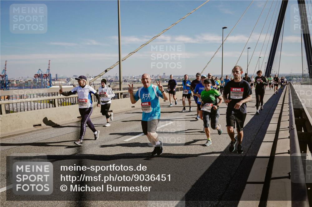 03.10.2025 - Köhlbrandbrückenlauf Michael Burmester http://msf.ph/oto/9036451 03.10.2025 12:29:13 Position 1 5426 meine-sportfotos.de
