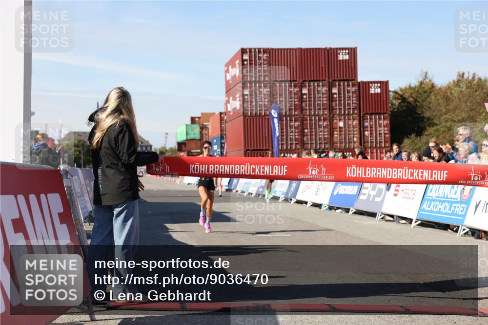 03.10.2025 - Köhlbrandbrückenlauf Lena Gebhardt http://msf.ph/oto/9036470 03.10.2025 12:46:48 Ziel 4027, 6483, 6516, 6740 meine-sportfotos.de
