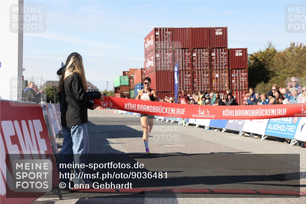 03.10.2025 - Köhlbrandbrückenlauf Lena Gebhardt http://msf.ph/oto/9036481 03.10.2025 12:46:49 Ziel 4027, 6483, 6516, 6740 meine-sportfotos.de