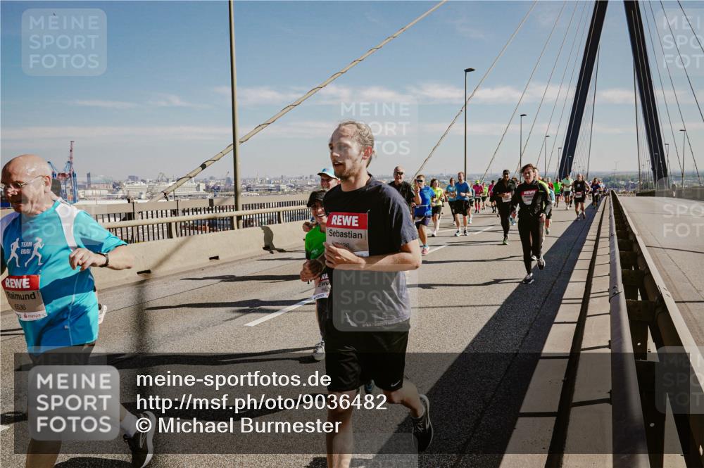 03.10.2025 - Köhlbrandbrückenlauf Michael Burmester http://msf.ph/oto/9036482 03.10.2025 12:29:14 Position 1 6536 meine-sportfotos.de