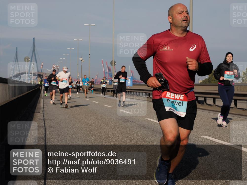 03.10.2025 - Köhlbrandbrückenlauf Fabian Wolf http://msf.ph/oto/9036491 03.10.2025 09:51:10 Position 3 3, 1299, 449 meine-sportfotos.de