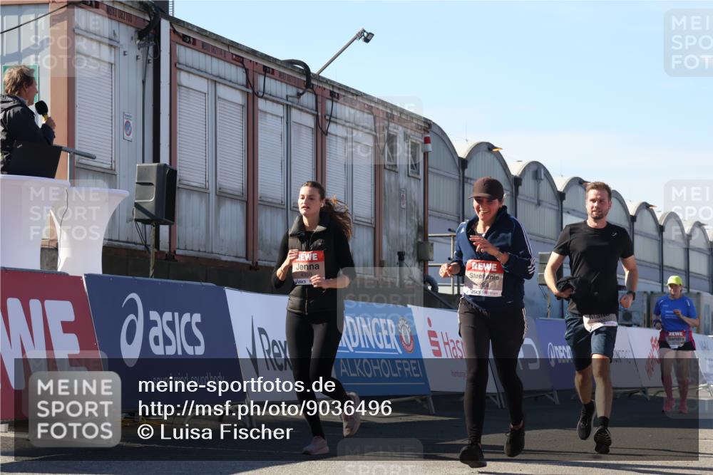 03.10.2025 - Köhlbrandbrückenlauf Luisa Fischer http://msf.ph/oto/9036496 03.10.2025 13:23:02 Ziel 4350, 4964, 4987, 5046, 5189, 5712, 5812, 5924, 5925, 6027, 6070, 6071 meine-sportfotos.de