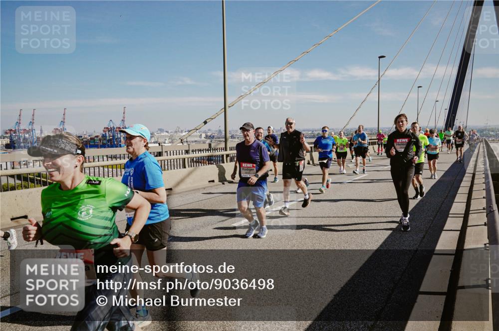 03.10.2025 - Köhlbrandbrückenlauf Michael Burmester http://msf.ph/oto/9036498 03.10.2025 12:29:15 Position 1 6626 meine-sportfotos.de