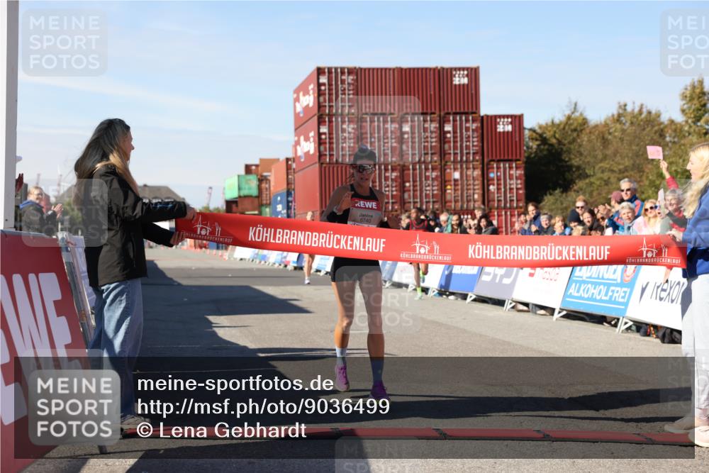 03.10.2025 - Köhlbrandbrückenlauf Lena Gebhardt http://msf.ph/oto/9036499 03.10.2025 12:46:49 Ziel 4027, 6483, 6516, 6740 meine-sportfotos.de