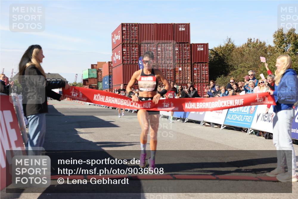 03.10.2025 - Köhlbrandbrückenlauf Lena Gebhardt http://msf.ph/oto/9036508 03.10.2025 12:46:50 Ziel 4027, 6483, 6516, 6740 meine-sportfotos.de