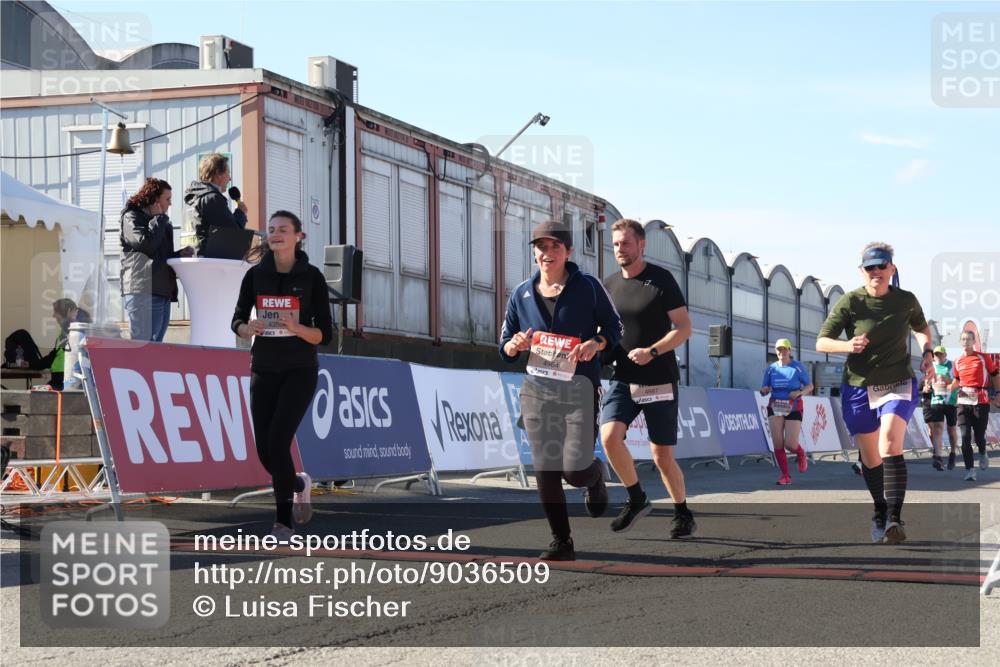03.10.2025 - Köhlbrandbrückenlauf Luisa Fischer http://msf.ph/oto/9036509 03.10.2025 13:23:03 Ziel 4350, 4904, 4964, 4987, 5046, 5189, 5712, 5812, 6027, 6070, 6071 meine-sportfotos.de