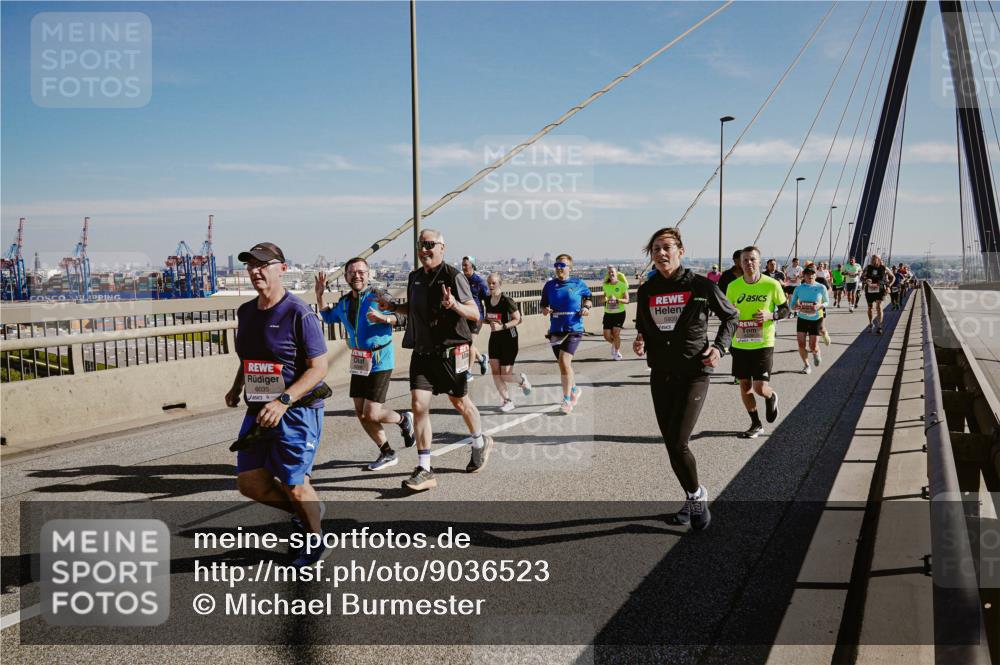 03.10.2025 - Köhlbrandbrückenlauf Michael Burmester http://msf.ph/oto/9036523 03.10.2025 12:29:15 Position 1 6035, 5939 meine-sportfotos.de
