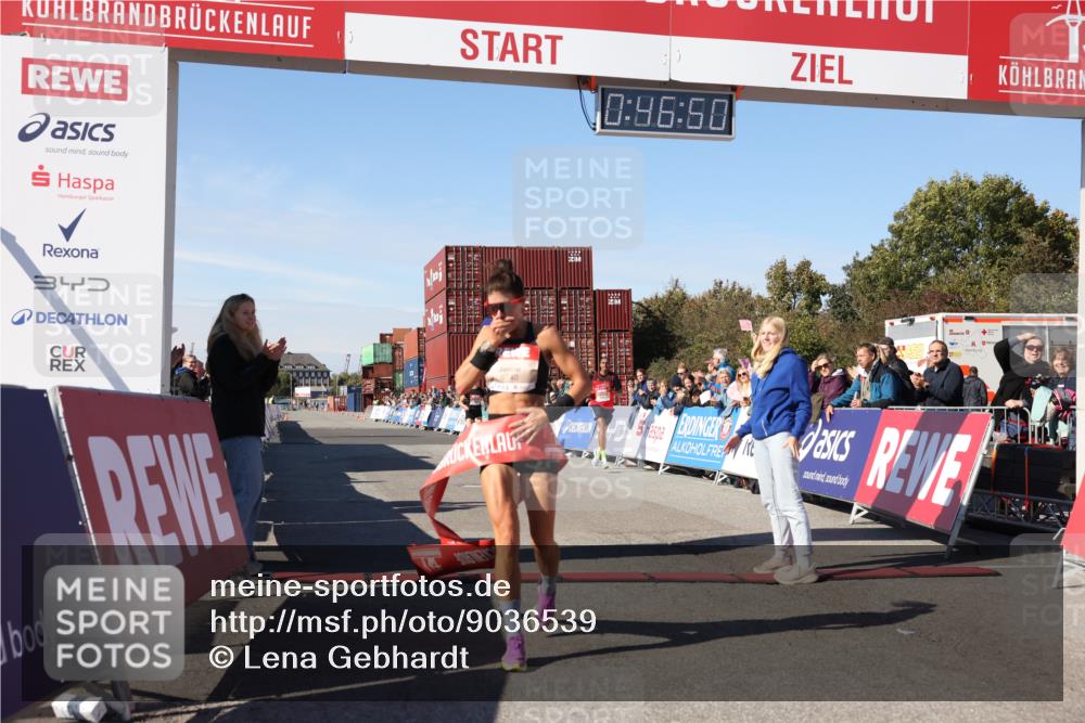 03.10.2025 - Köhlbrandbrückenlauf Lena Gebhardt http://msf.ph/oto/9036539 03.10.2025 12:46:51 Ziel 4027, 6483, 6516, 6740 meine-sportfotos.de