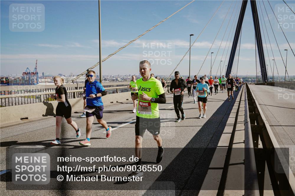 03.10.2025 - Köhlbrandbrückenlauf Michael Burmester http://msf.ph/oto/9036550 03.10.2025 12:29:17 Position 1 5229 meine-sportfotos.de