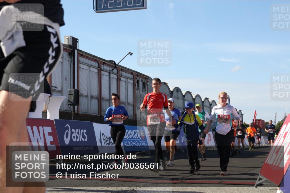 03.10.2025 - Köhlbrandbrückenlauf Luisa Fischer http://msf.ph/oto/9036561 03.10.2025 13:23:08 Ziel 4339, 4350, 4553, 4904, 4905, 4964, 4987, 5076, 5189, 5573, 5712, 5716, 5812, 6070, 6071 meine-sportfotos.de