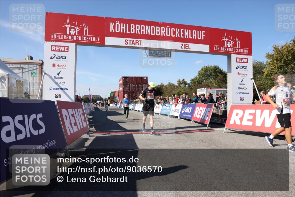 03.10.2025 - Köhlbrandbrückenlauf Lena Gebhardt http://msf.ph/oto/9036570 03.10.2025 13:13:34 Ziel 4065, 4324, 4383, 4448, 4461, 4580, 4595, 5147, 5358, 5908 meine-sportfotos.de