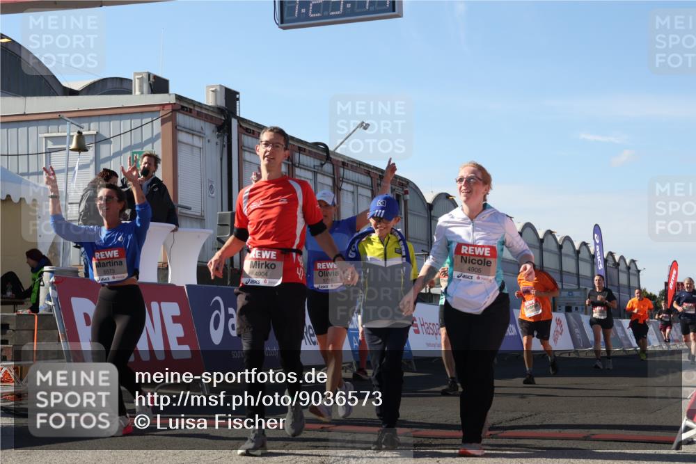03.10.2025 - Köhlbrandbrückenlauf Luisa Fischer http://msf.ph/oto/9036573 03.10.2025 13:23:10 Ziel 4339, 4350, 4553, 4904, 4905, 4964, 4987, 5076, 5573, 5712, 5716, 5812, 6070, 6071, 6652 meine-sportfotos.de