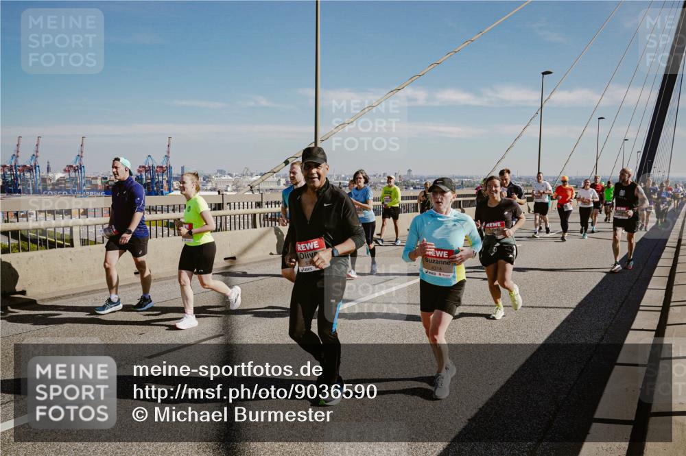 03.10.2025 - Köhlbrandbrückenlauf Michael Burmester http://msf.ph/oto/9036590 03.10.2025 12:29:19 Position 1 4314 meine-sportfotos.de