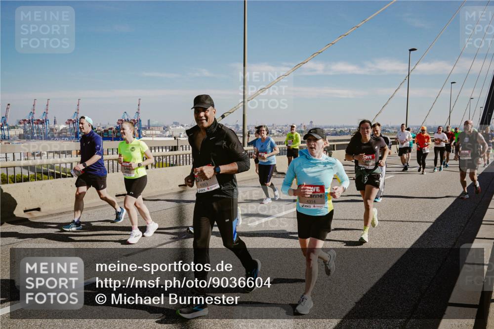 03.10.2025 - Köhlbrandbrückenlauf Michael Burmester http://msf.ph/oto/9036604 03.10.2025 12:29:19 Position 1 6353, 4314 meine-sportfotos.de