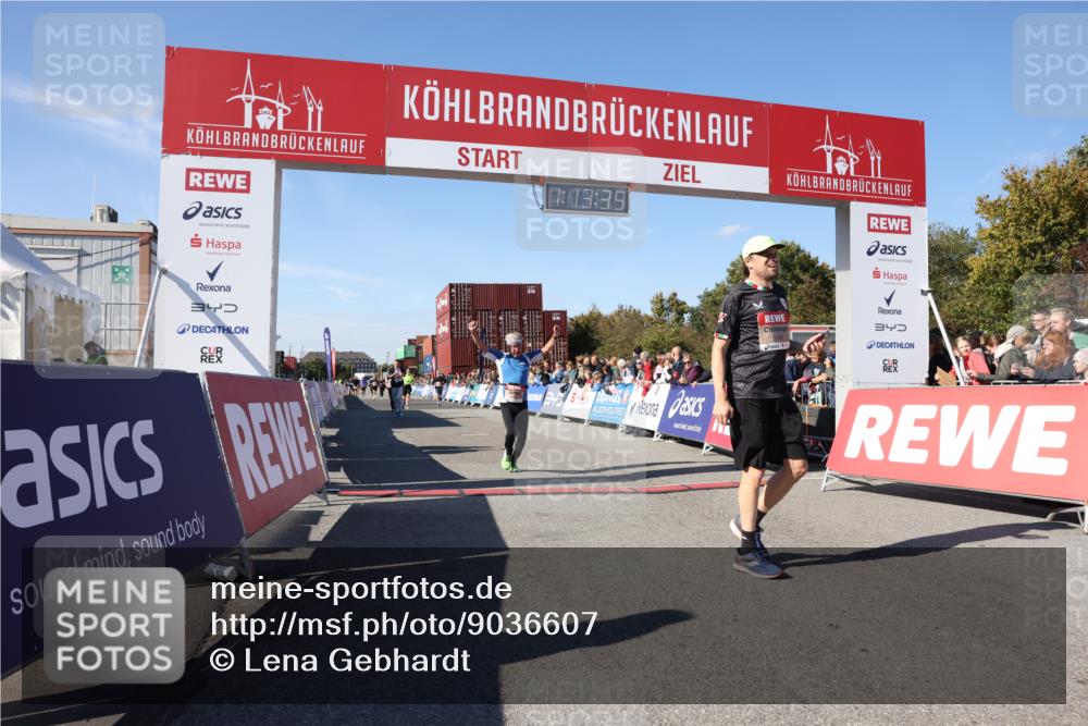03.10.2025 - Köhlbrandbrückenlauf Lena Gebhardt http://msf.ph/oto/9036607 03.10.2025 13:13:36 Ziel 4065, 4324, 4448, 4461, 4580, 4595, 5147, 5908, 6116, 6363 meine-sportfotos.de