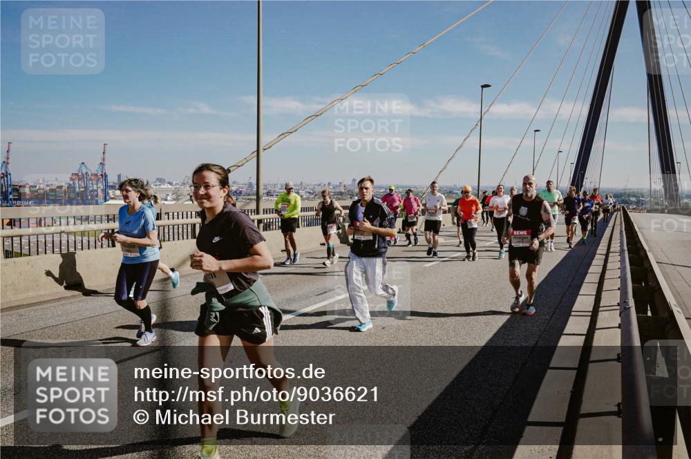 03.10.2025 - Köhlbrandbrückenlauf Michael Burmester http://msf.ph/oto/9036621 03.10.2025 12:29:20 Position 1  meine-sportfotos.de
