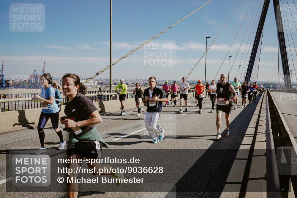 03.10.2025 - Köhlbrandbrückenlauf Michael Burmester http://msf.ph/oto/9036628 03.10.2025 12:29:20 Position 1  meine-sportfotos.de
