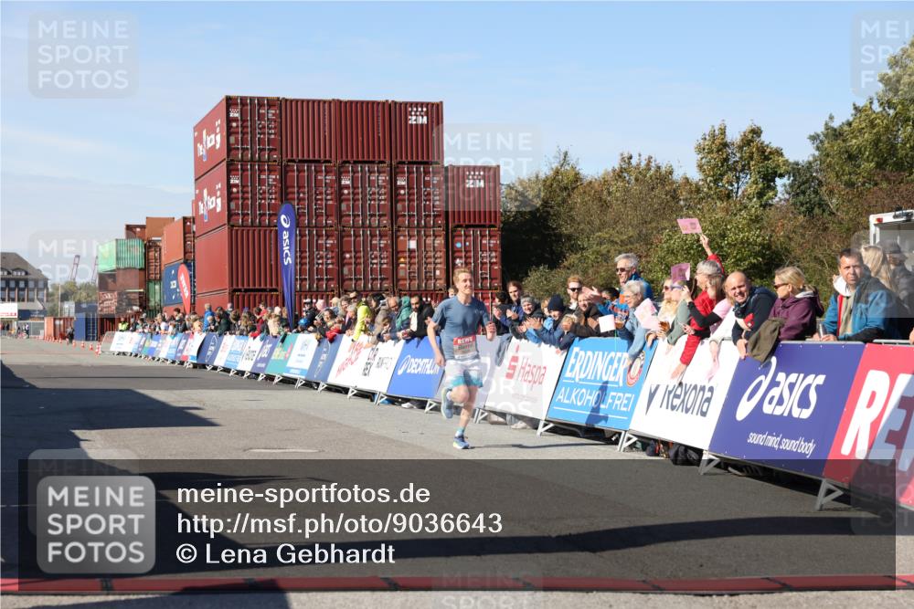 03.10.2025 - Köhlbrandbrückenlauf Lena Gebhardt http://msf.ph/oto/9036643 03.10.2025 12:47:29 Ziel 6638 meine-sportfotos.de