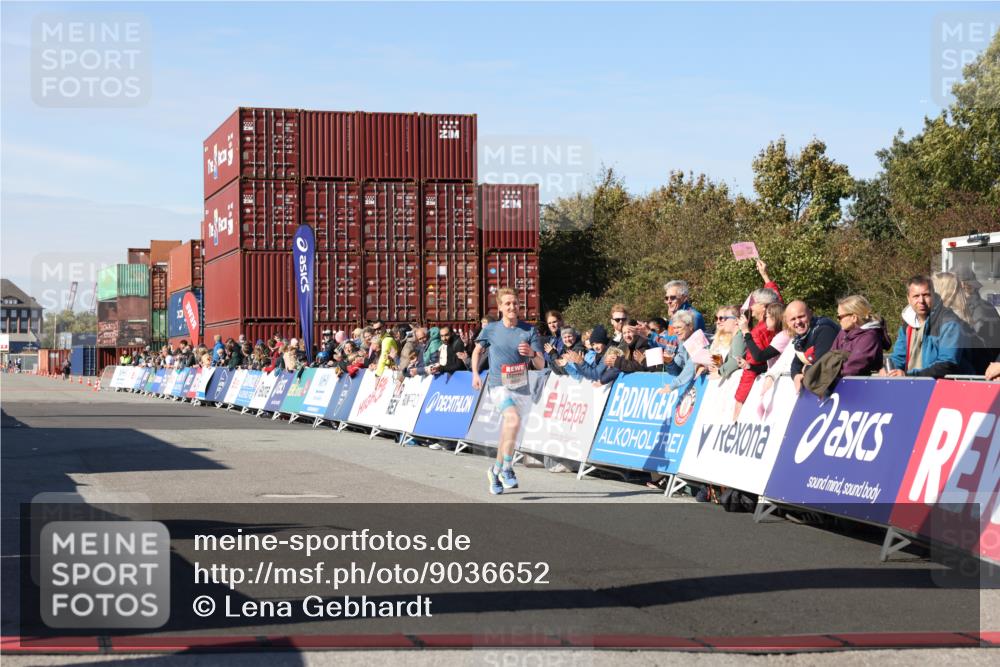 03.10.2025 - Köhlbrandbrückenlauf Lena Gebhardt http://msf.ph/oto/9036652 03.10.2025 12:47:29 Ziel 6638 meine-sportfotos.de